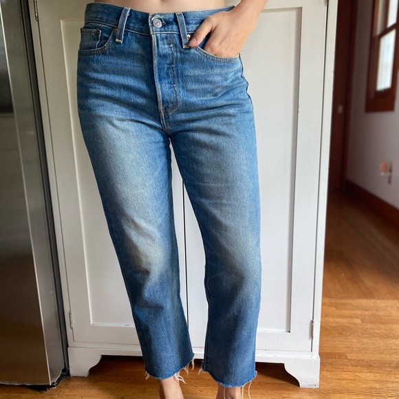 Levi's Pants - Selling my favorite Levi’s Wedgie Straight jeans.